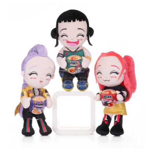 (Mis 3+) K-POP DEMON HUNTERS (Rumi – Zoey – Mira) Peluche 30cm 3ass…x48 (IN ATTESA DI APPROVAZIONE)